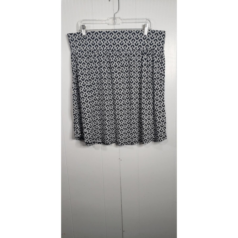 Pre-loved Black and White Elastic Waist Skirt from Lane Bryant Size 18/20
